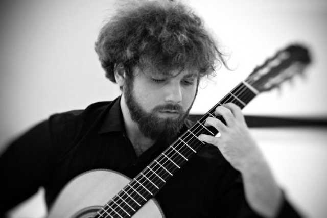 Dal Conservatorio di Bari a New York: la storia del chitarrista Nicola Antonio Staffieri